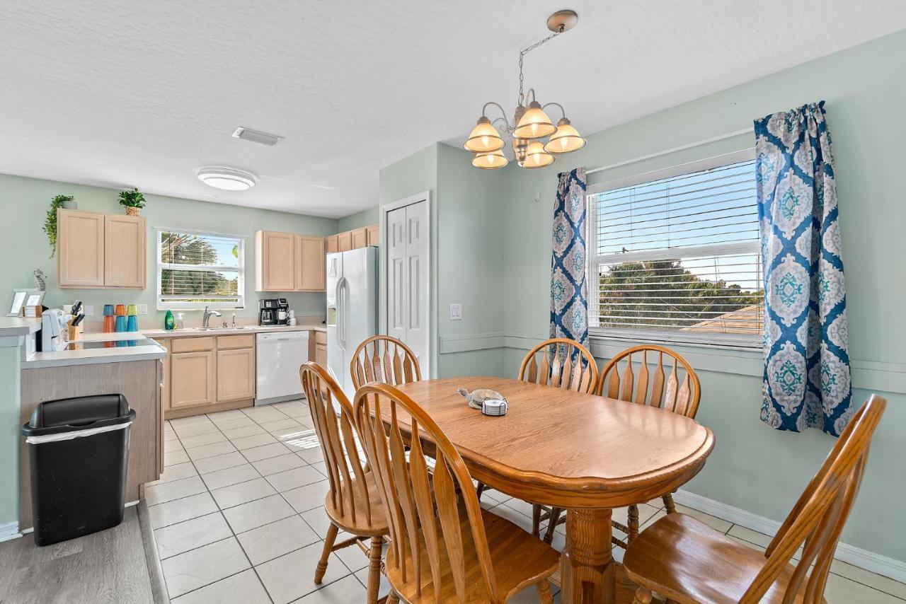 Surfside Paradise Retreat - 3Br And 2Ba Duplex, Grill, Dog Friendly - Close To The Beach! Мельбурн Экстерьер фото