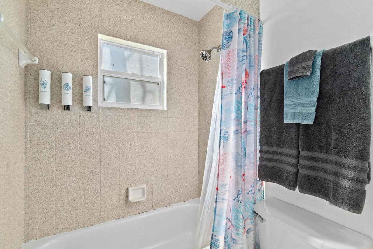 Surfside Paradise Retreat - 3Br And 2Ba Duplex, Grill, Dog Friendly - Close To The Beach! Мельбурн Экстерьер фото